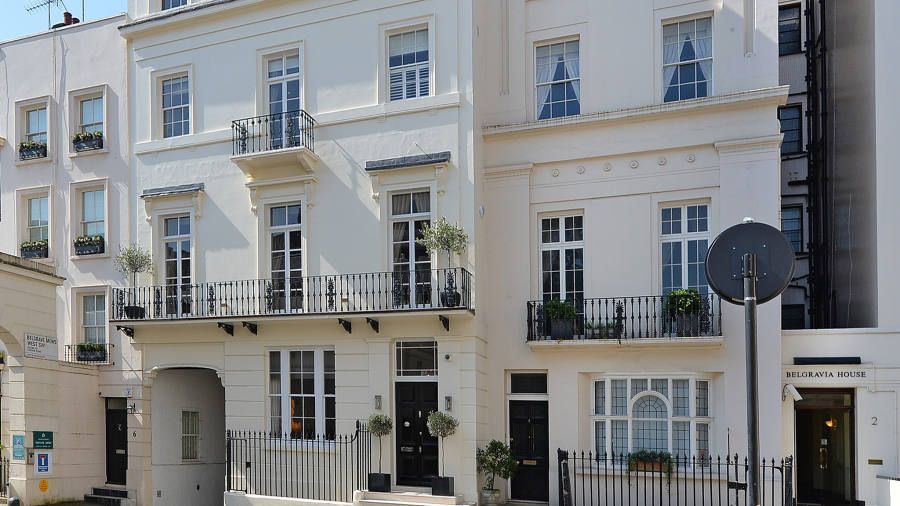 PropertyDBPR's tweet photo. Brexit Bargains: Wealthy buyers benefiting from political uncertainty, especially if they are paying in dollars https://t.co/fQUJ1S1mNB
•
#propertynews #brexitbargains #politicaluncertainty #thebrexiteffect
•
@ArlingtonRes @Best_Gapp @MaskellsEA by @alekswis via @ftproperty https://t.co/HxPcrbuDRt