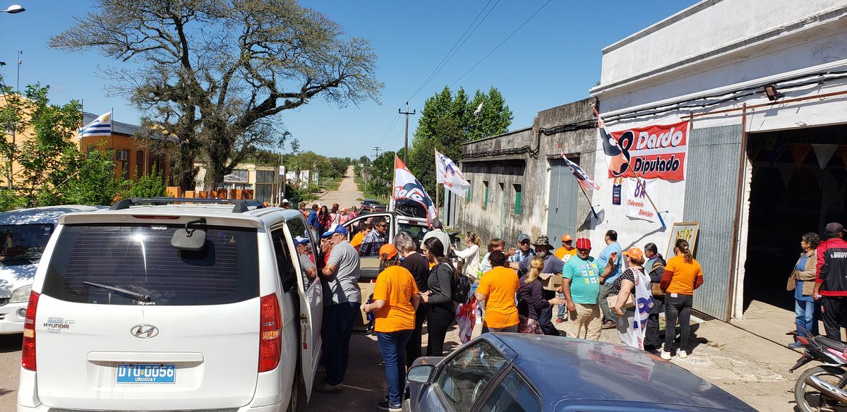 8aLista's tweet image. Estamos trabajando de cara a las elecciones del 27. 
Hasta el triunfo de @LuisLacallePou  y @dardointendente, no paramos!