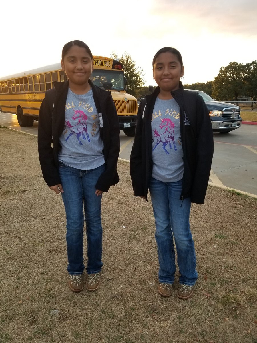 YWSALadyJags's tweet image. When REAL Twins show up on Twin day, "Twinin" 🤔🤔

Is that Cheating? 
#2Cute ❤❤
#RealTwinsOfYWSA
#RedRibbonWeek2019