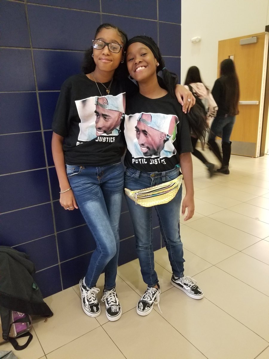 YWSALadyJags's tweet image. When REAL Twins show up on Twin day, "Twinin" 🤔🤔

Is that Cheating? 
#2Cute ❤❤
#RealTwinsOfYWSA
#RedRibbonWeek2019