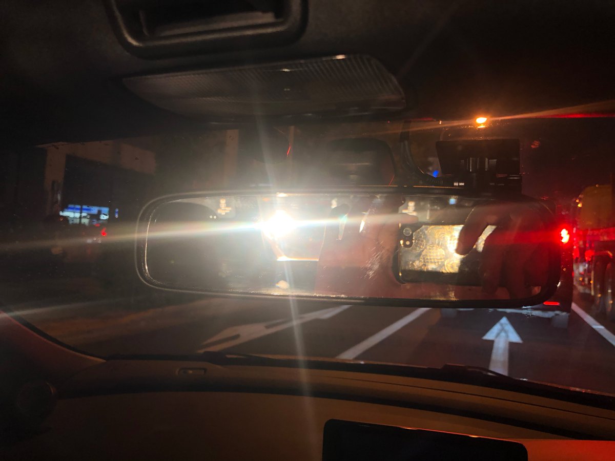 栗原祥光 後続車のハイビームが眩しい時 多分気づいていないと思う どうやって対処すればいいんだろ ハザードで気づいてくれなかったし 車両から降りて言うのも危ないし 一旦後ろについてパッシングというのも大人げないし 道を譲って先に行って 栗原祥光 後続車のハイビームが眩しい時 多分気づいていないと思う どうやって対処すればいいんだろ ハザードで気づいてくれなかったし 車両から降りて言うのも危ないし 一旦後ろについてパッシングというのも大人げないし 道を譲って先に行って