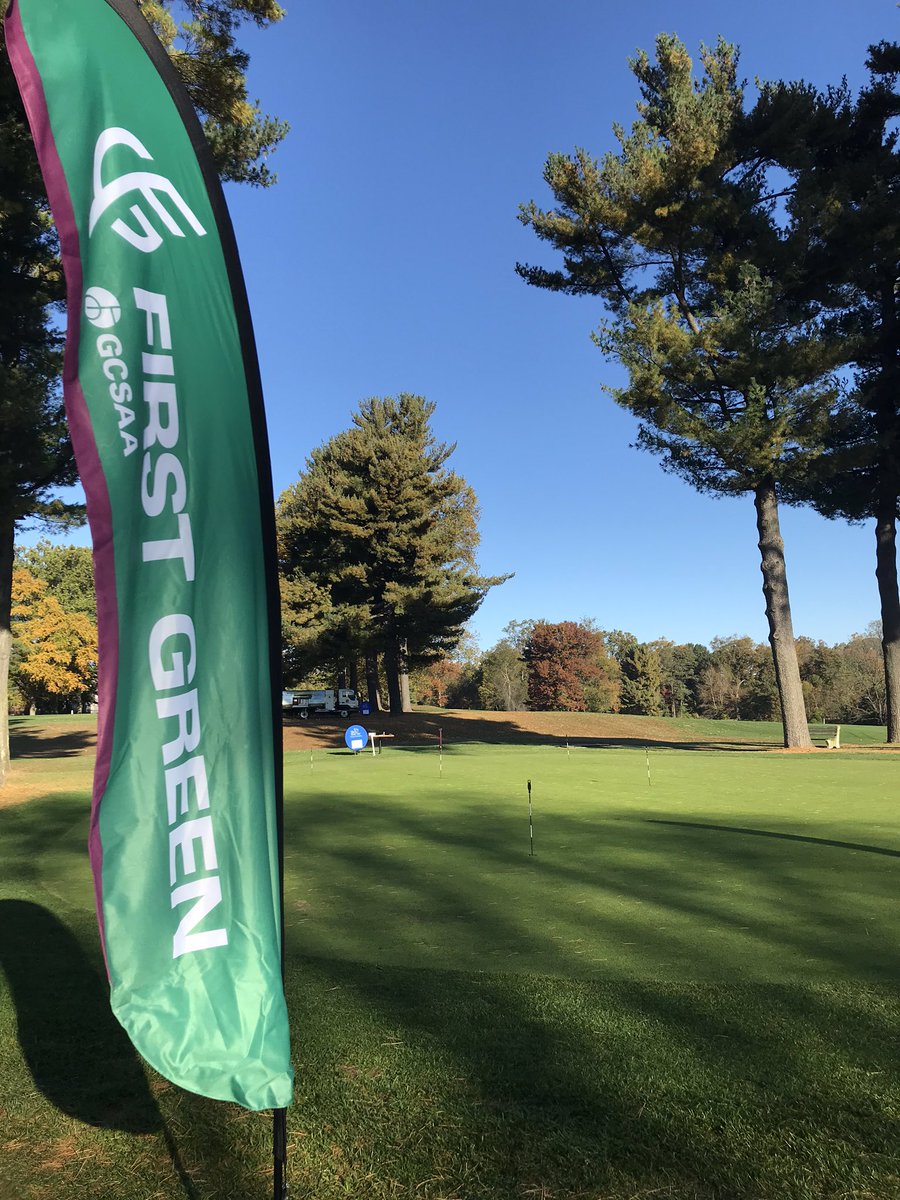 GCSAA_MidAtl's tweet photo. Beautiful day for @TheFirstGreen field trip @TFTGreaterPhila @WalnutLaneGolf ! #STEM #mathstation https://t.co/AoXHydfbhm