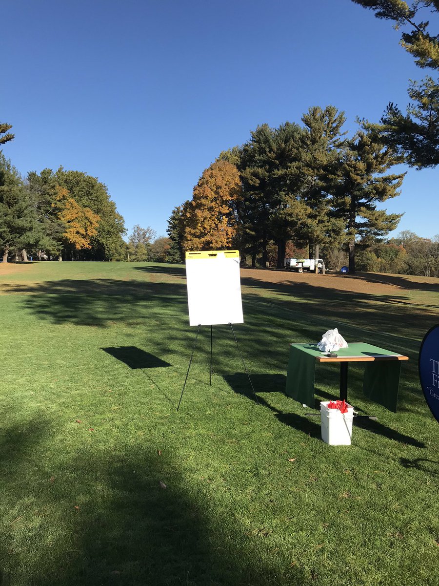 GCSAA_MidAtl's tweet photo. Beautiful day for @TheFirstGreen field trip @TFTGreaterPhila @WalnutLaneGolf ! #STEM #mathstation https://t.co/AoXHydfbhm