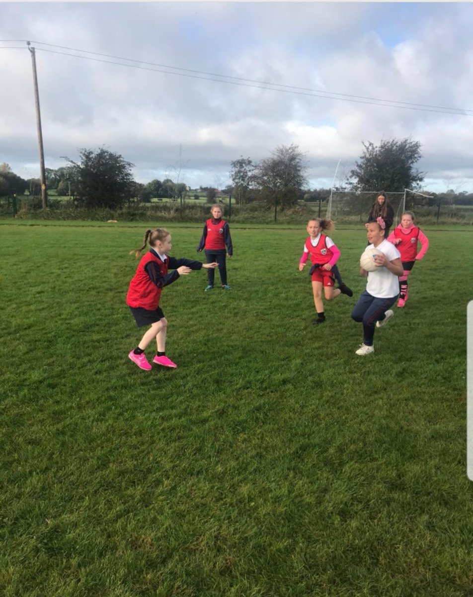 Offaly_GAA's tweet image. Action from our 3rd and 4th class Blitz today in @EdenderryGAA with GPO Mairead Daly and GDM Liam O' Reilly big thanks to TYs from @SMESecondary for reffing Games where children got to play in a #funenvironment #gogames #gaa
#GAABelong