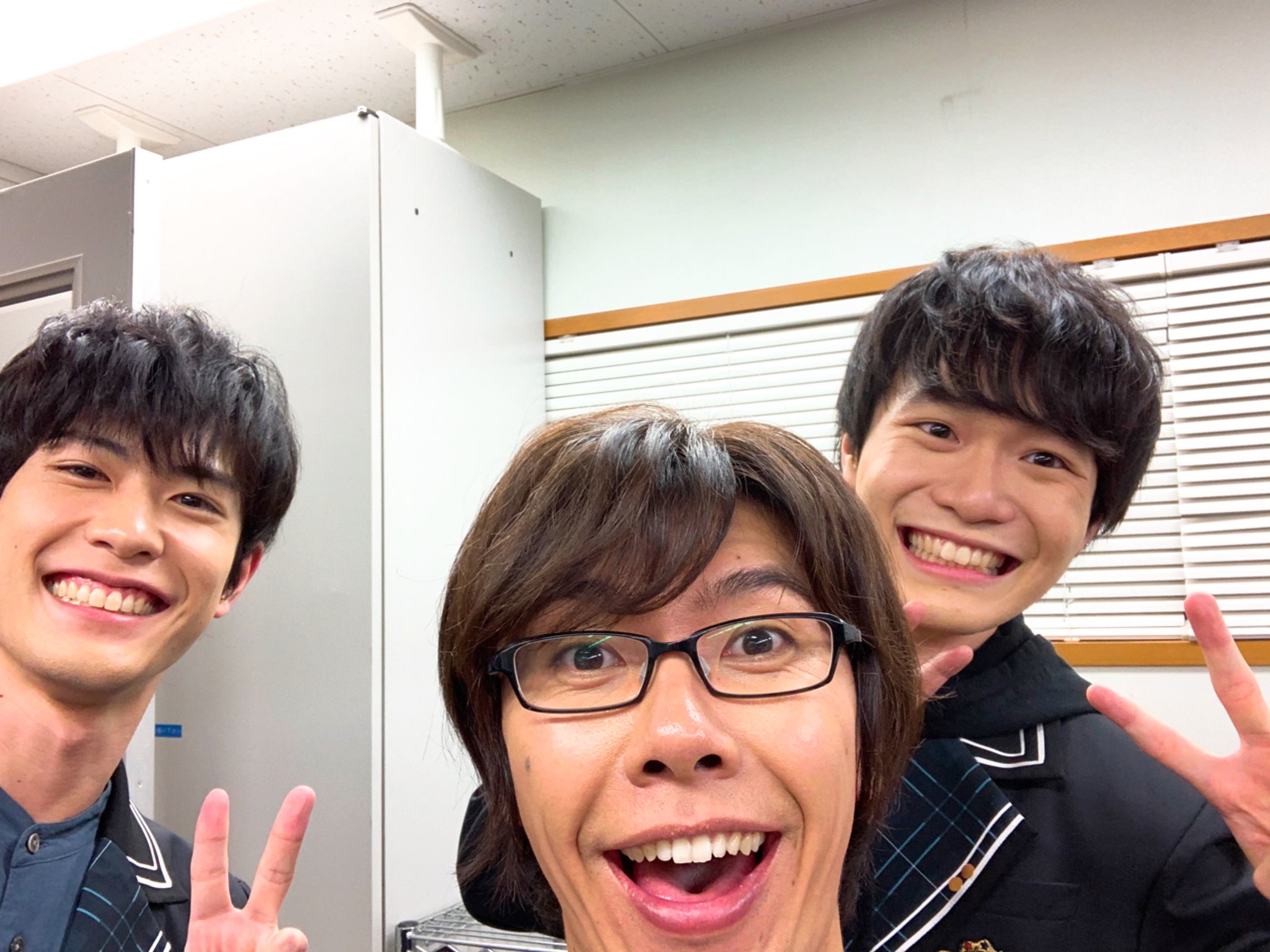 佐藤拓也 苦手な自撮りでどうにか笑 ちゃんげん楽しい時間をありがとう たけちゃん誕生日おめでとう 皆様ご視聴ありがとうございました マルコネ T Co Irqnl74err Twitter