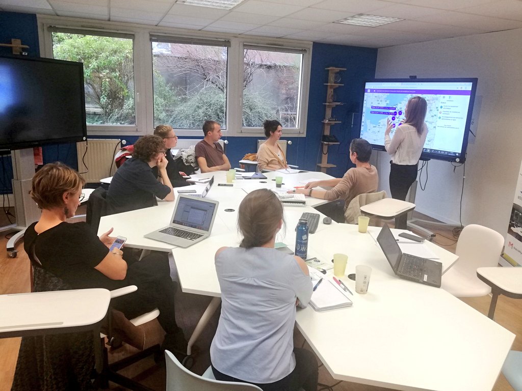 SIILABHDF's tweet photo. Cet aprem au @SIILABHDF on lance la 3ème vague #numeriqueInclusif avec @univ_lille @Plus2POP #DRJSCS pour aller encore + loin et +fort sur notre #cartonum https://t.co/aj2cp1fjNt 🚀💡🚀💡🚀👍💪 pour le #hubnumériqueinclusif @hautsdefrance
@ditp @FutursPublics @MissionSoNum https://t.co/s2HccYm4vu