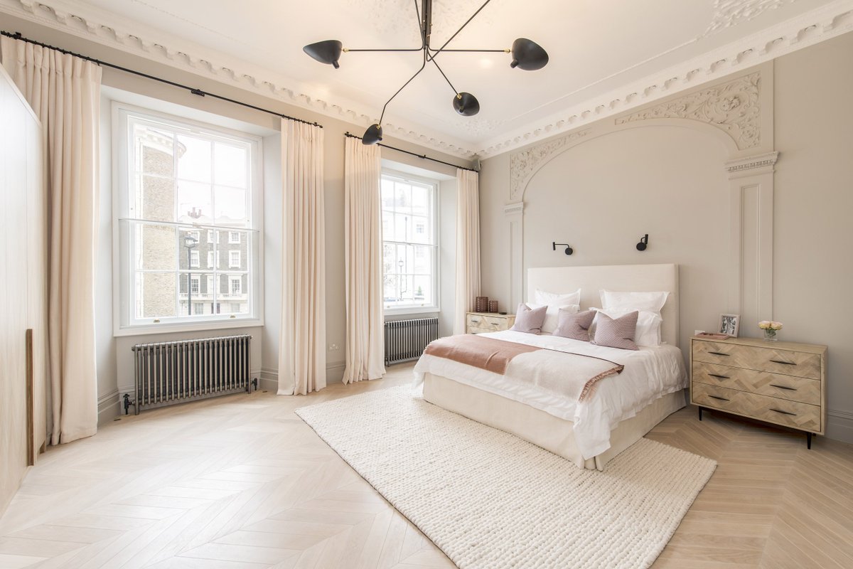 This 2 bedroom #apartment in white stucco fronted building in #Pimlico, orginally built by Thomas Cubbitt is available #torent through #KnightFrank. Find out more:  bit.ly/33ZhT7o