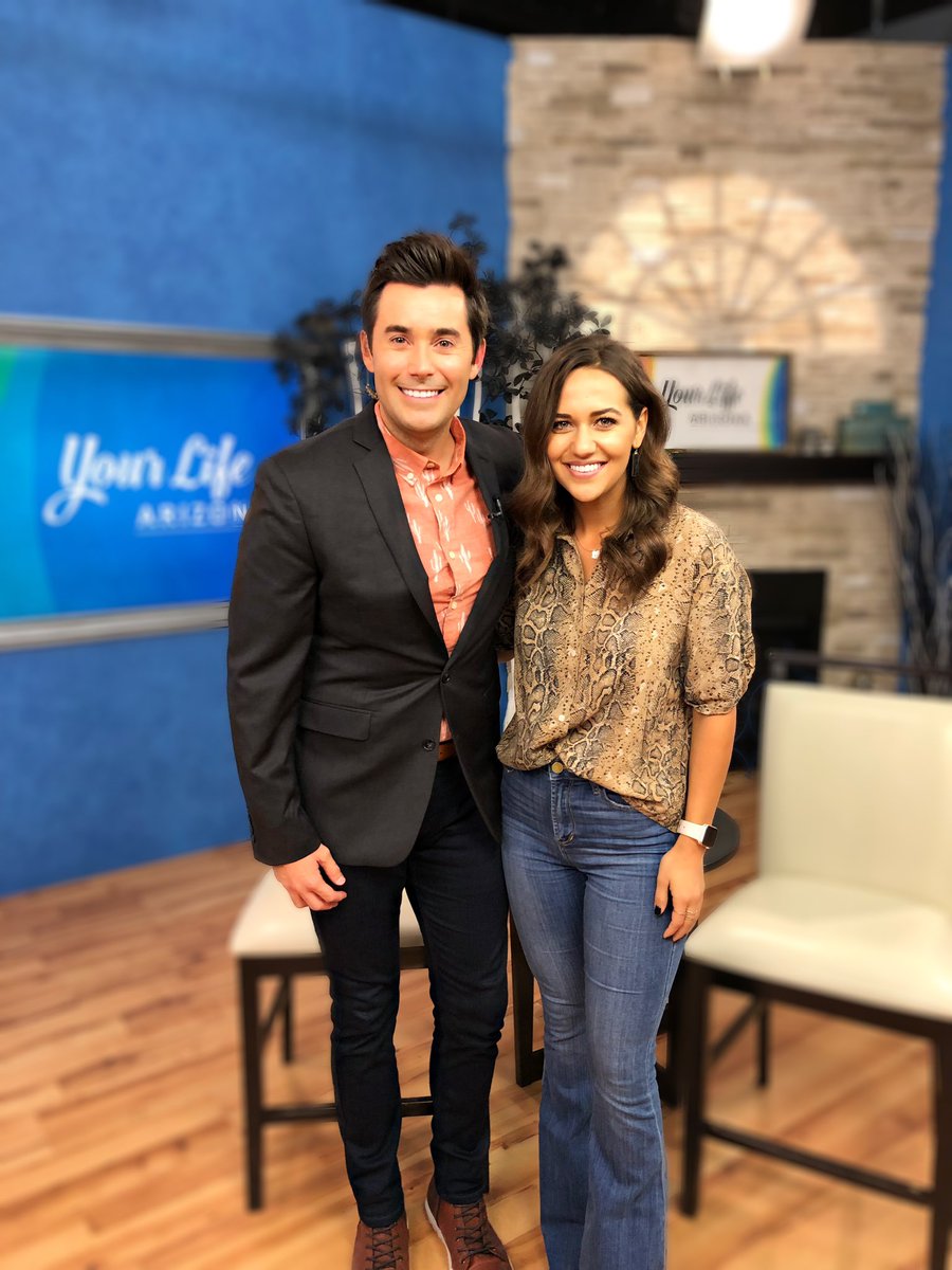 Fun show today on <a href="/YourLifeArizona/">Your Life Arizona</a>! Hope you can “CARVE” some time into your day to catch Ray Villafane from Enchanted Pumpkin Garden! Also, @JenniferSmestad stops by to discuss her country music career in Nashville! 11AM - Noon on <a href="/azfamily/">azfamily 3TV CBS 5</a>!