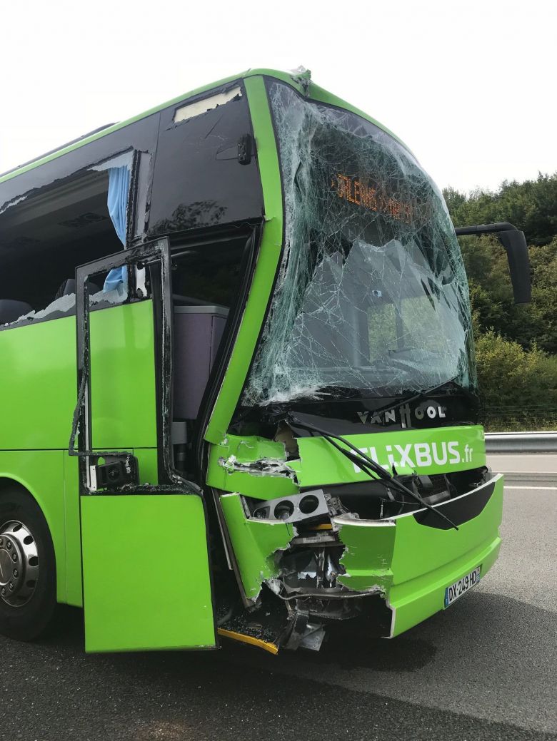carconducteur's tweet photo. @FlixBus And for #FlixDead, what will you do for the wounded and many dead in your bus #Flixbus ?
✅ 1 accident per month in Europe
✅ several hundred wounded
✅ a dozen deaths in 24 months
Again ??? https://t.co/JK4W50Q4Sn