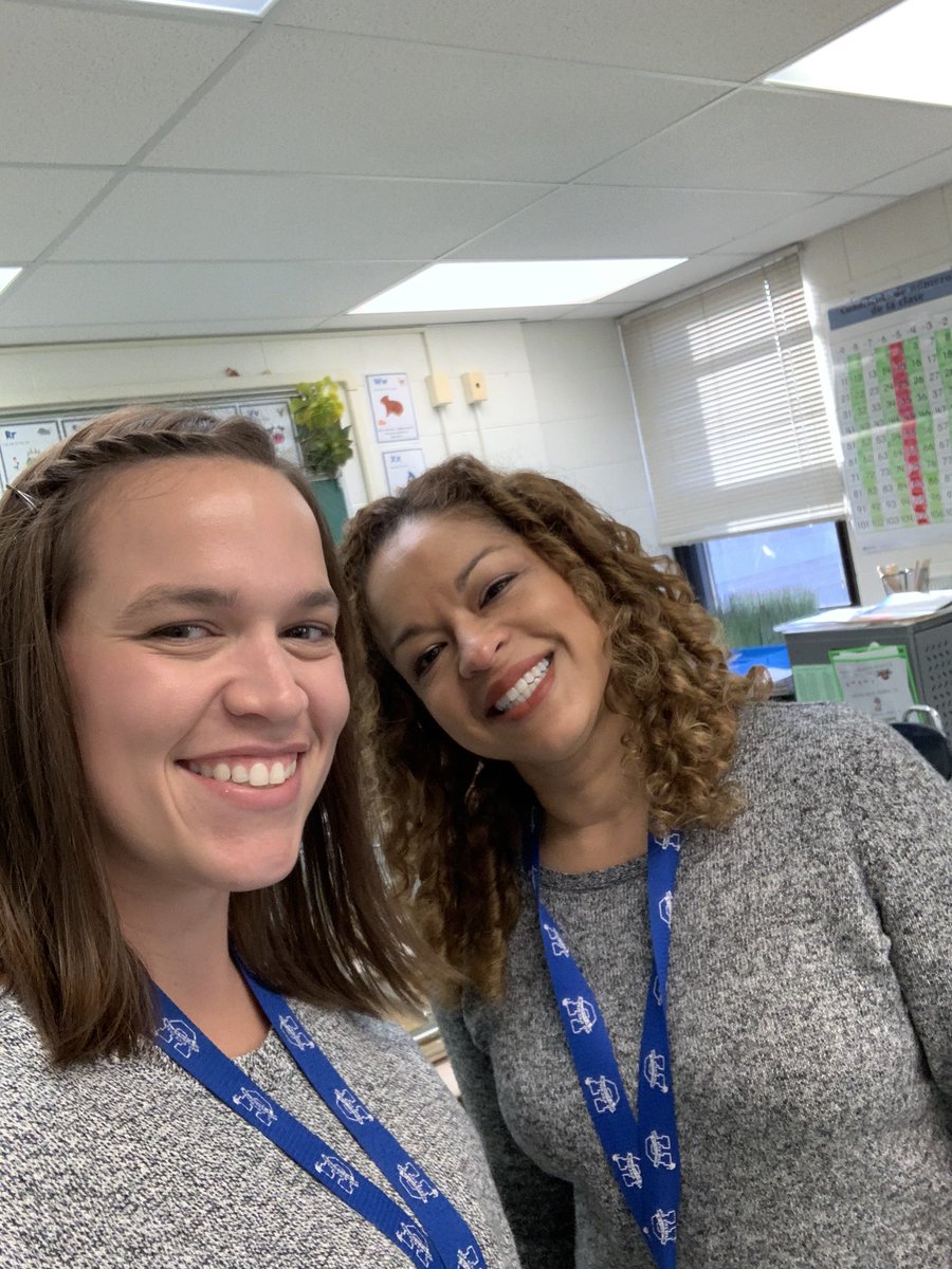 EmilyFord618's tweet image. When you have been teaching together long enough you think alike without talking......even after multiple outfit changes. 😆 #notthefirsttime #duallanguagepartners @YachachiqEllie