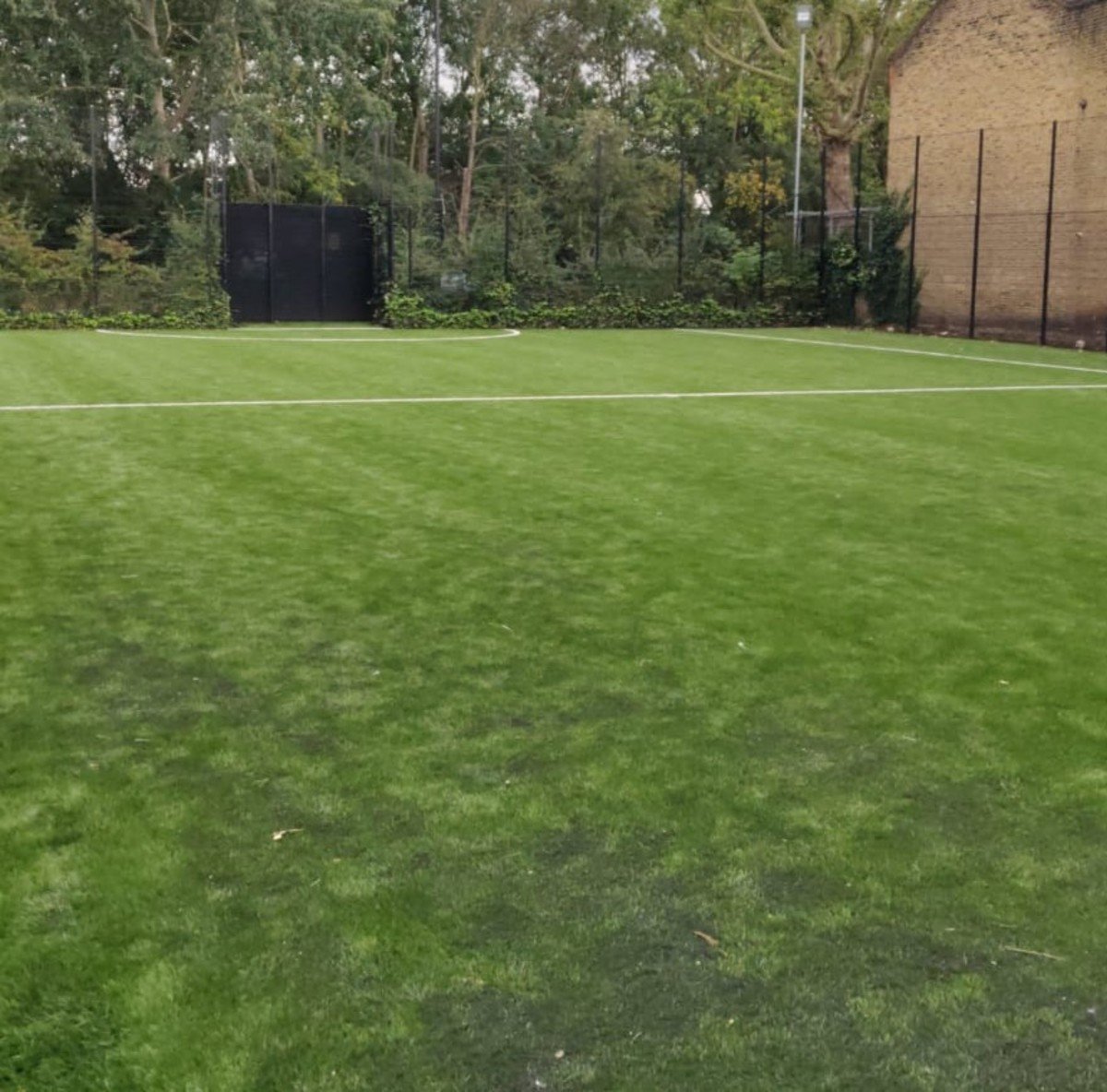 ArkWalworthSLS's tweet photo. Floodlit 5ASIDE 3G Pitch and Astroturf Available for hire!

Newly refurbished over the summer break we have limited availability for our in demand New Facilities here at Ark Walworth School.

For more info on availability and prices, please see our site:
https://t.co/Im6dwYVKKu https://t.co/BQgJKqYpGL