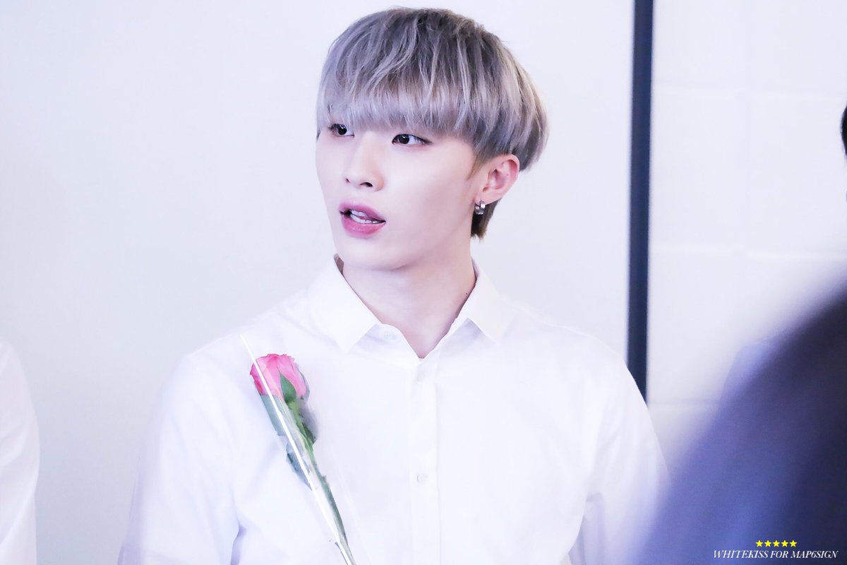 WhiteKiss1024's tweet photo. 191014 기호 생일데이💕
곧 기호데이가 끝나지만...
기호야 생일 축하해🎉🎉🎉
@officialmap6 @MAP6_JPN 
#MAP6 #맵식스 #SIGN #싸인 #HappySIGNDay https://t.co/qzWnUZOT5F