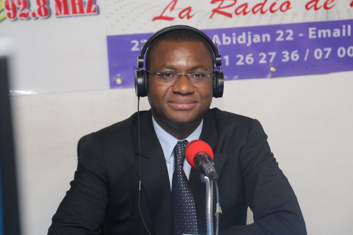SidiTToure's tweet photo. Heureux d'avoir partagé le petit déjeuner avec les journalistes et les animateurs de la radio Zénith FM, ce jeudi.
L'objectif de ma visite était de m'imprégner du quotidien des journalistes et du personnel.
#ZenithFM
#STT🇨🇮 https://t.co/1Ubz0PlvCX