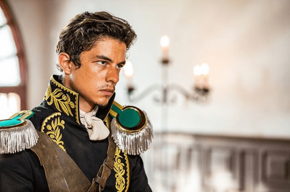 ChismeDeFamosos's tweet photo. #Bolívar #JOSÉRAMÓNBARRETO #netflix #Personaje #Sedespide AGRADECIDO – José Ramón Barreto se despide de su personaje en la serie Bolívar https://t.co/k2b7FyyY0R https://t.co/soZlUJc2P0