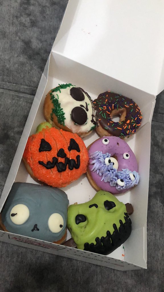 javanatics's tweet photo. Craving. 🍩 https://t.co/16QA9T7LVX