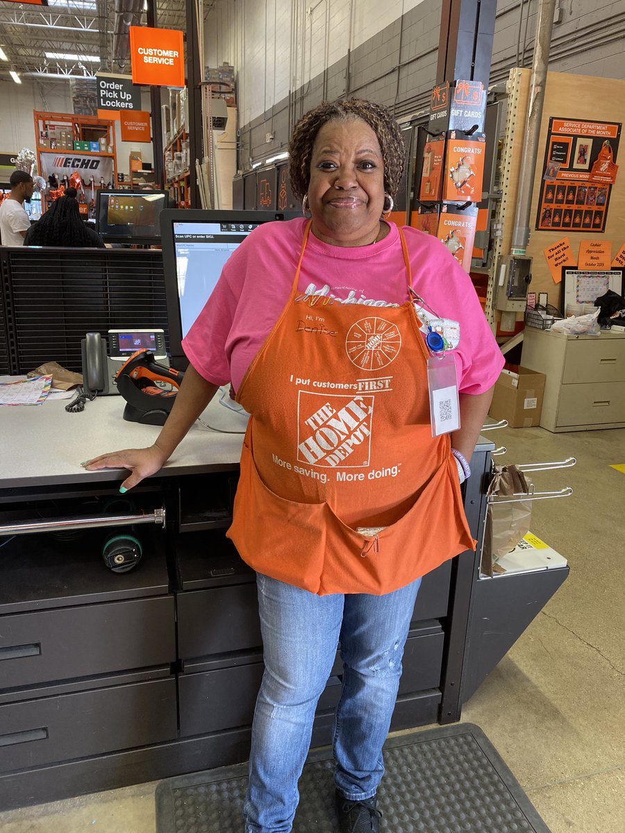 Here is Miss Denise! She is Mom to most of us on the Front End!@2702_hd