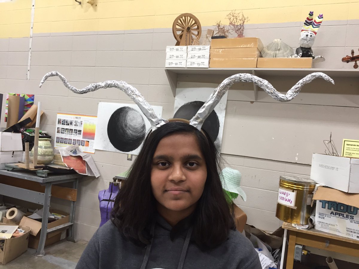 Venngirl's tweet image. Made some Halloween accoutrements for our PHS Art Club activity today!  Shooting for 100% student driven activities and healthy social interactions with art as the vehicle.  #phsartclub #usd250 #artsed #250dragons #phsart #purplepride