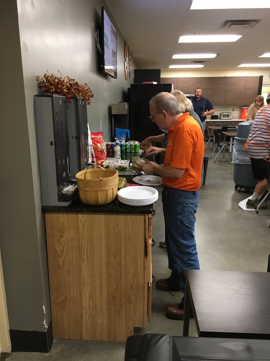 Met Appreciation week. Our store manager Jameson cooked to order for our Met team. Thank you!!! @4551Thd <a href="/marantes1/">Marcelo Arantes</a> <a href="/whitman_laurie/">LaurieWhitman</a> <a href="/Darren1216/">Darren Donovan</a> <a href="/JCHomeDepot/">John Carr</a> <a href="/whipplenh/">Donna Whipple</a> <a href="/jameson_dionne/">JamesonDionne</a>