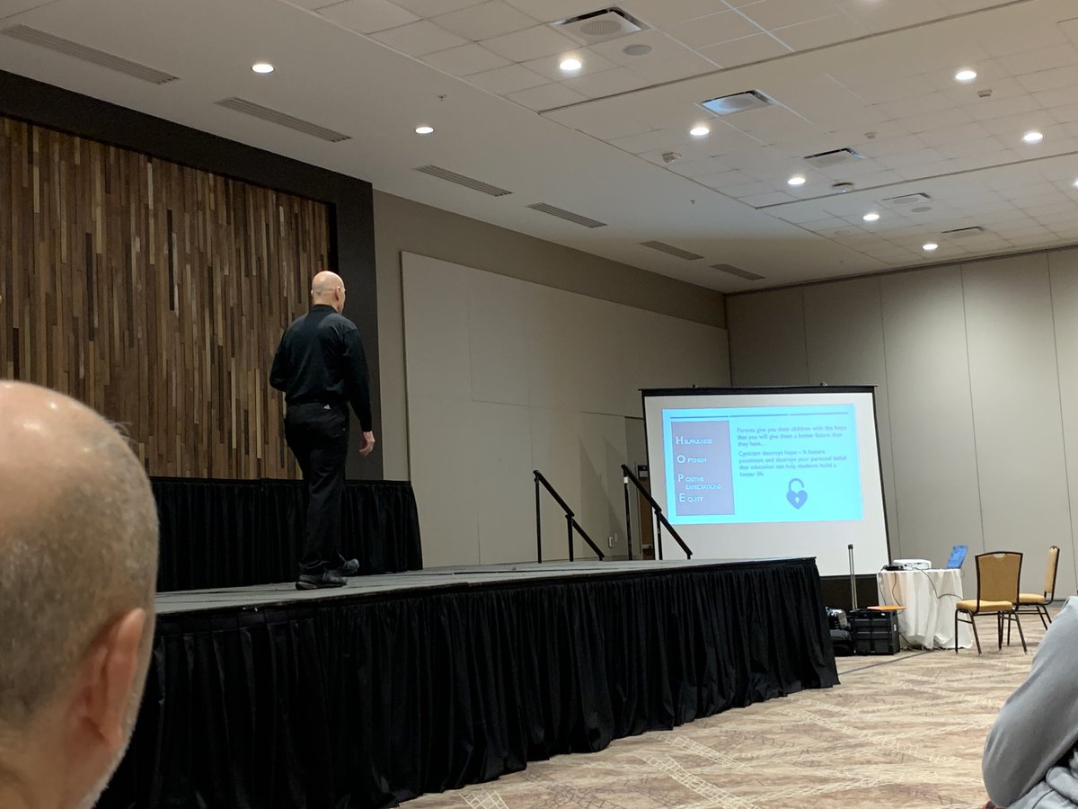 gatorsmove's tweet photo. Always inspired by Dr. Bob Pangrazi @NCAAHPERDSM .  The importance of class management, feedback, 3R(reps, refine, reflect) &amp; kindness lead to learning in PE.  #leaderinPE @CombsCatchUp https://t.co/DKYsz3dAHd