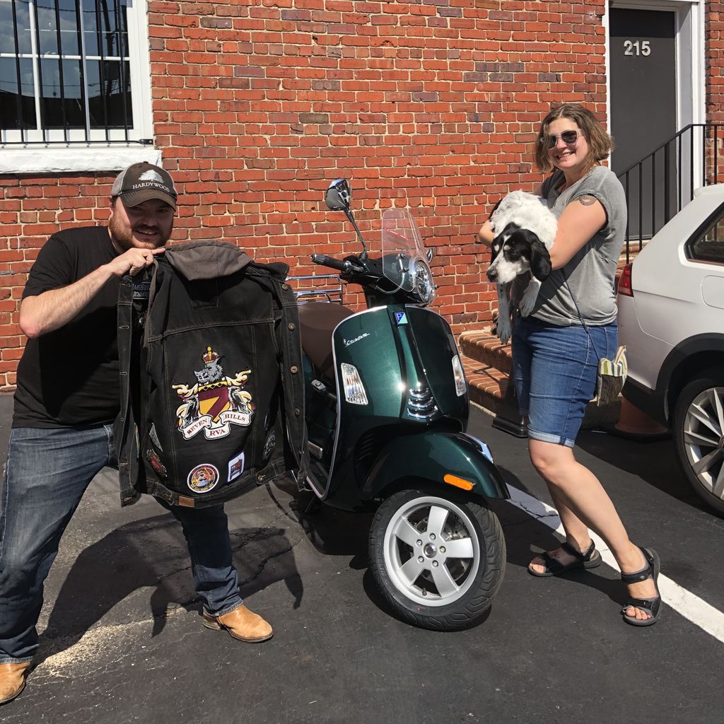 Poll: which of these things is the best?
a) clean sheets
b) a fresh toothbrush
c ) THAT NEW VESPA FEELING!!! 

Andy from the Seven Hills Scooter Club is clearly going with C as his choice!
#sevenhillsscooterclub #vespausa