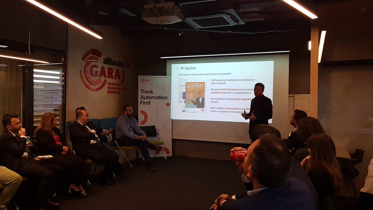 Robotlar konuşuyor. Albaraka Garaj ve RPA ekibi ev sahipliğinde düzenlenen <a href="/UiPath/">UiPath</a> etkinliğinde RPA çözümü kullanan firmalar tecrübelerini aktarıyor. (Belki bu mesajı da bir robot🤖 atıyor olabilir😳) 
#tbt #Thursday #RPA #digitalization #uipathforward #uipath #transformation