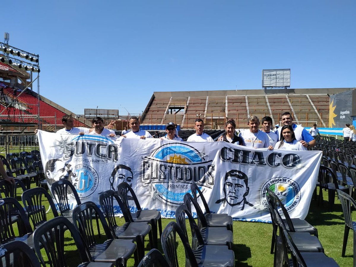 SutcaChaco's tweet image. 🚩#Sutca #Delegación #Regional #CHACO
#LosCustodios 👥 realizan la #Seguridad en el #ActodeCierredeCampaña del #FuturoPresidente de Nuestro País #AlbertoFernández 🏅 la misma se realiza ante una #Multitudinaria #Asistencia de #Compañeros y #Compañeras #RT