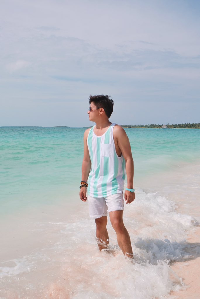 dijeyjaro's tweet photo. Playing with the sand. ๐ #boy #toy #beach #summer #island #paradise #male #maldives #instapogi #ootd https://t.co/YF2Z3On5sy
