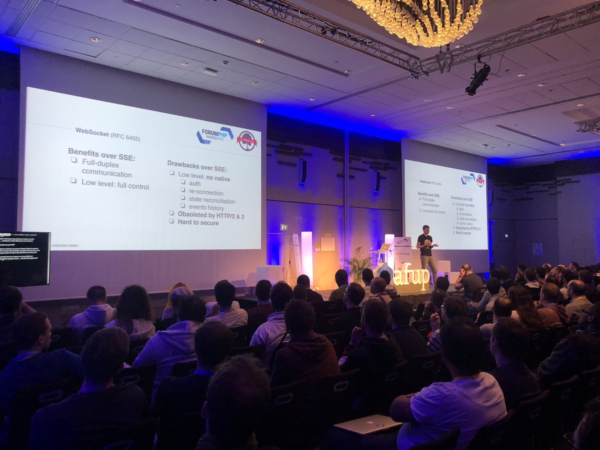 izi_solutions's tweet photo. Au tour de @dunglas de nous parler de mercure et de php avec les devs de @izi_solutions présent au #ForumPHP https://t.co/xtgtWColhR