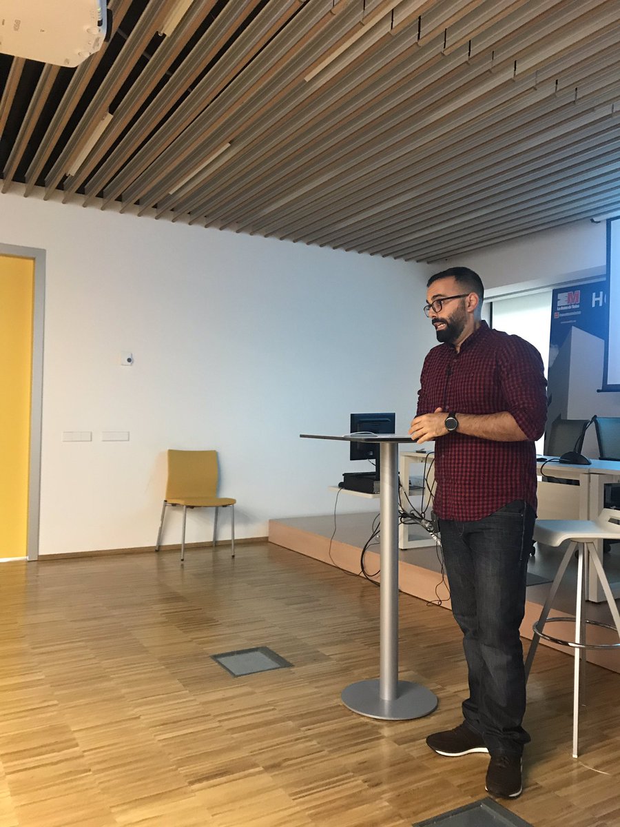 roipipe's tweet photo. Cuentos asombrosos, Con Carlos García Alcántara #TEDTalk en #CV2019 @Hosp_Villalba Padre desde hace 26 días https://t.co/NvnmuWeUVh