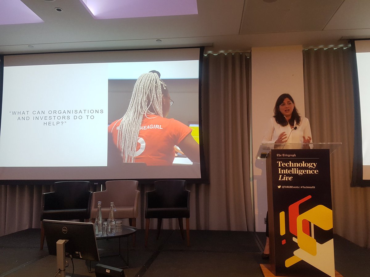 Fledglinkapp's tweet photo. Loving @anna_brailsford from @CodeFirstGirls talking about all things D&amp;I. Or has the time come to stop talking about it? 🤔😉 #TechIntel19 @TelB2BEvents #fledglink https://t.co/kvCCZ9D2Jn