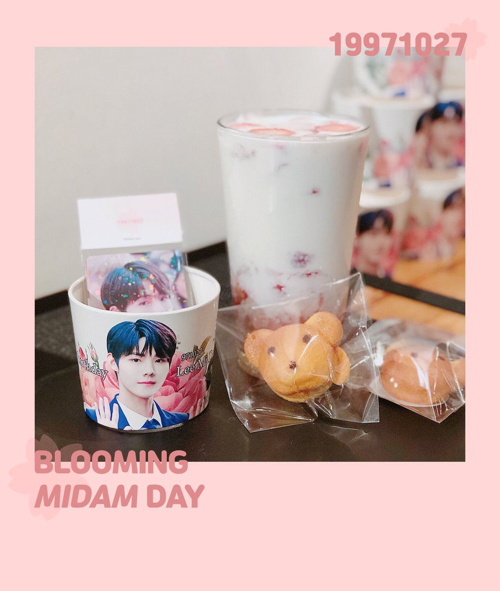 springmidam1027's tweet photo. 미담 생일 컵홀더 이벤트 내일 10월 25일부터 시작하겠습니다.
팬분들이 마니 마니 방문해주시면 좋겠습니다 🌸

📍카페멜로우 (압구정 가로수길)
📆10월 25일 ~ 28일

#BloomingMidamDay
#아름다운_미담_기다릴게
#이미담 #LeeMidam https://t.co/9aAzKSQtnD
