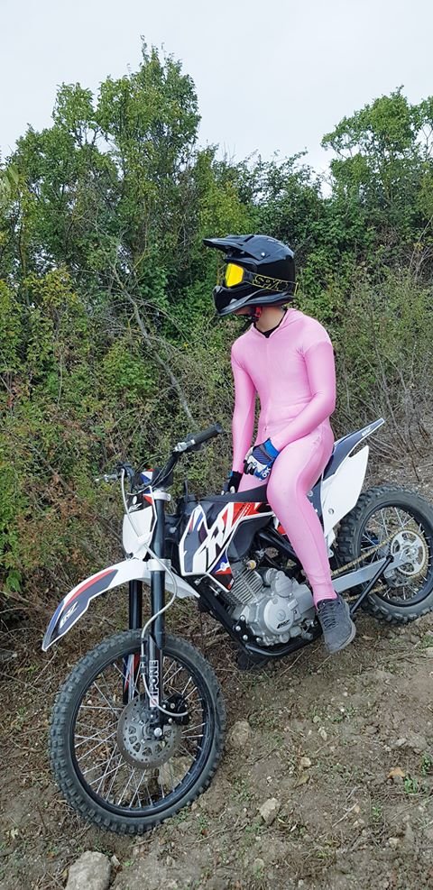 MiniMX_fr's tweet photo. Alex en pleine sortie #crz #minimx #pitbike #dirt #dirtbike #motocross #moto #cross #crz2019 https://t.co/yTEuC94f1t
