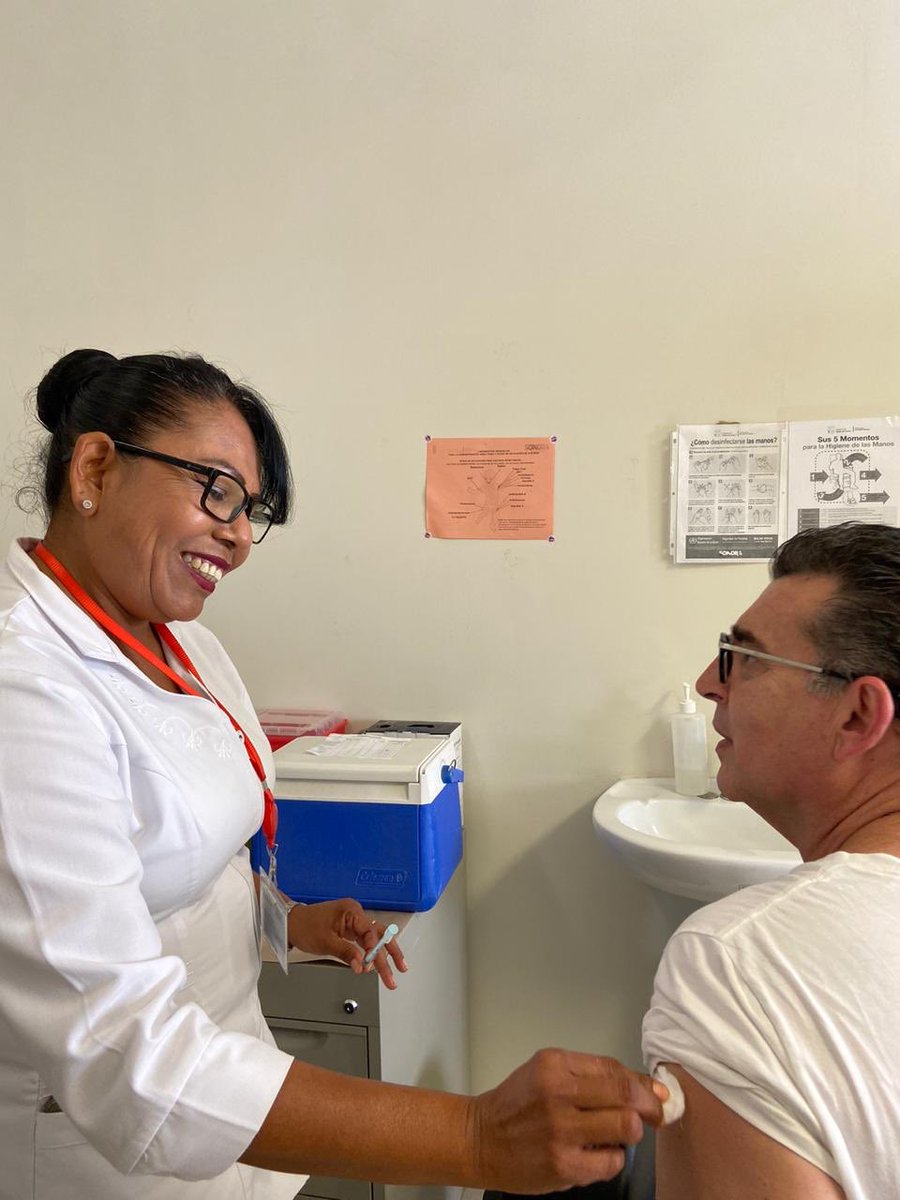 Enrique_Clausen's tweet photo. Buenos días ¿Cómo amanecieron? 

Les platico, aproveché mi visita a Pótam para vacunarme en el Centro de Salud contra la influenza. 

¡Acudan hoy a protegerse! Saludos. https://t.co/w4rrUBLfM6