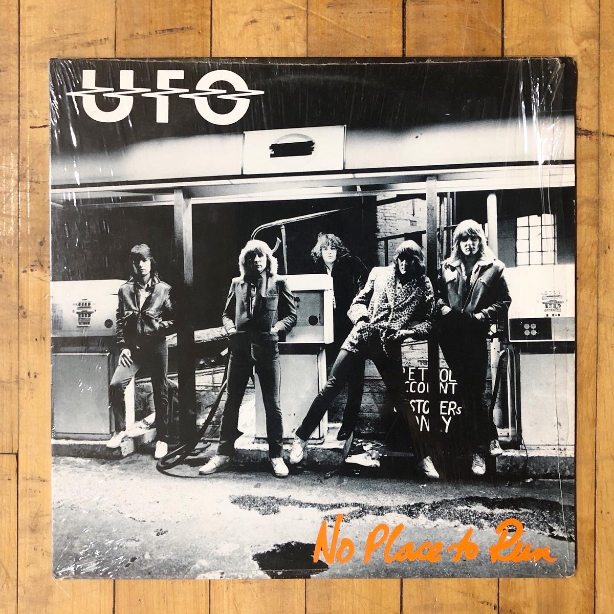 HoneywellArts's tweet image. How cool are these?! #ThrowbackThursday with UFO!