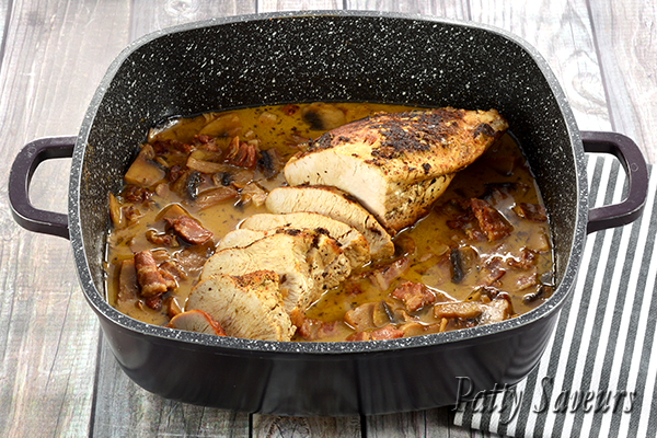 PattySaveurs's tweet photo. This easy recipe for roast turkey breast with Port gravy is a delicious alternative to roasting a whole turkey when you’re entertaining smaller crowds. Port gravy with mushrooms and bacon, juicy, tender and flavorful!
https://t.co/Vfu8g7l09K
#feedfeed #nomnom  #Recipes #Cooking https://t.co/cOLUVXCUCI