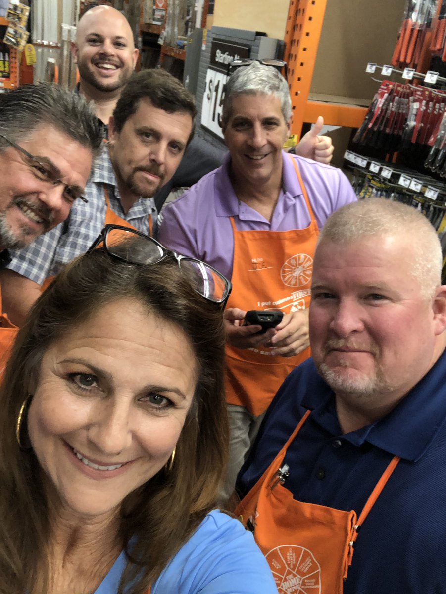 terryquinlan13's tweet photo. Great day of training with D13! Awesome job @AndrewGHD! #Q4shelfie Driving In stock 123.  @garydemarinis @CrickettSurls @susanbegert @Cff025Fines https://t.co/kVV7puWBpU