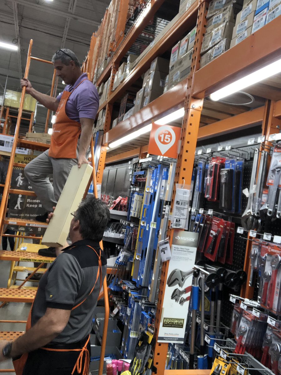 terryquinlan13's tweet photo. Great day of training with D13! Awesome job @AndrewGHD! #Q4shelfie Driving In stock 123.  @garydemarinis @CrickettSurls @susanbegert @Cff025Fines https://t.co/kVV7puWBpU