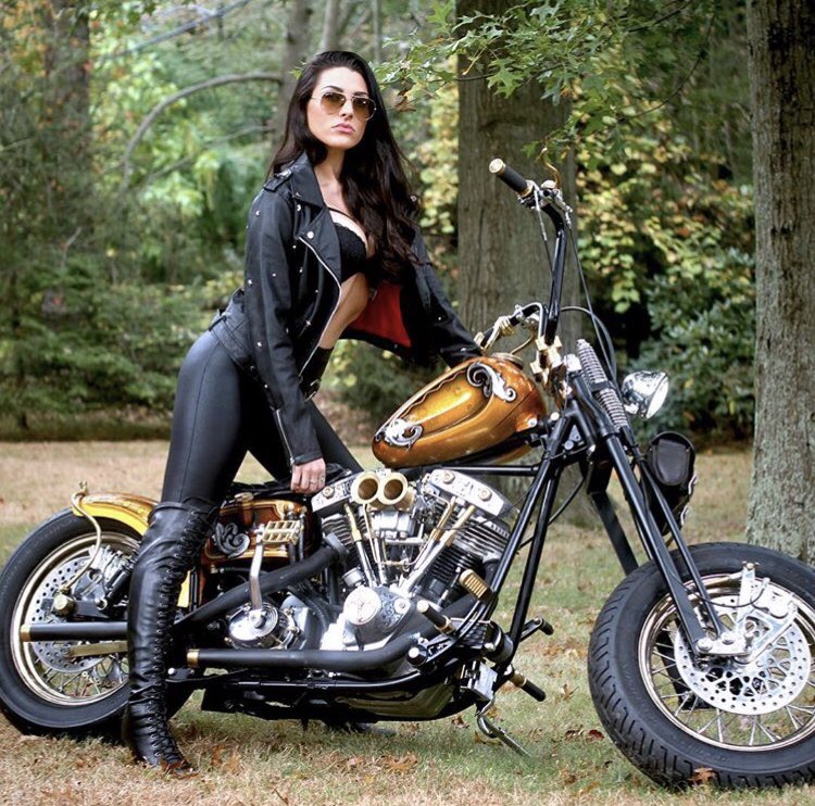 Аня Антонова Harley Davidson