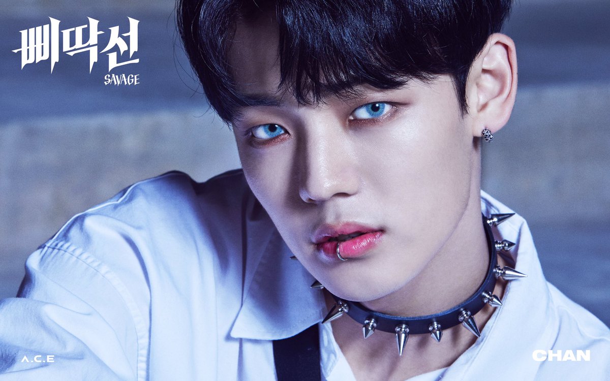 theseoulstory's tweet photo. HOT out of the oven, A.C.E (@official_ACE7) maknae, CHAN's teaser is out 🔥
A.C.E will comeback on 29 OCT with <UNDER COVER: THE MAD SQUAD>
Watch his teaser ➡️ https://t.co/HpF6Tnovlf
#ACE #에이스 #삐딱선 #SAVAGE #iguessthepiercingwenttochan #dangerouslips #thatvisual😍 https://t.co/gJx177ilfY
