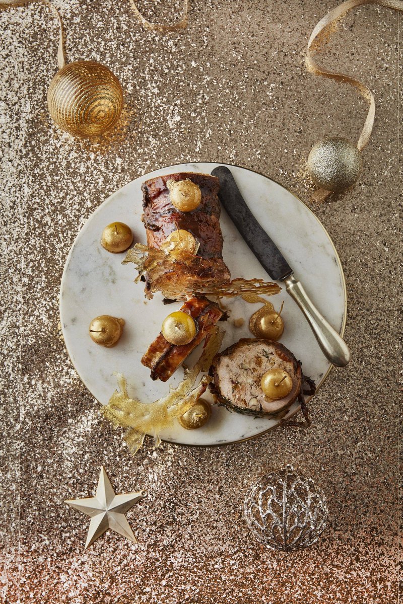 FeedThatBird's tweet photo. If the words exclusivity, memorable and generosity resonate with you, then booking a seat at Chef @MynhardtJ’s Festive Tables 2019 should be a top consideration. https://t.co/65mUGq6Z68 https://t.co/KcOlY0XiUA