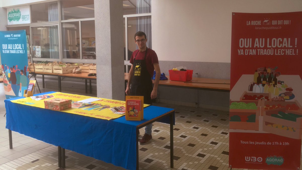 Gabriel vous attends comme tous les jeudis devant l’<a href="/Agorae_Brest/">AGORAé Brest</a> pour la @ruchequiditoui à l’<a href="/UBO_UnivBrest/">UBO - Univ. Brest</a>. De quoi profiter, étudiants comme personnels, de produits locaux !
cc <a href="/fedebzh/">Fédé B</a>