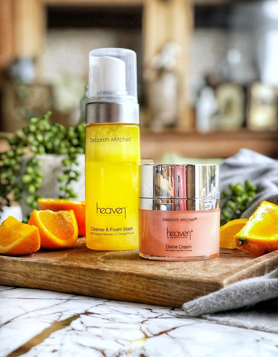 heavenskincare's tweet photo. Thanks to its antioxidant properties, vitamin C helps our bodies fight free radicals and the damage caused by UV radiation. By choosing skincare products that contain this natural ingredient, you’ll notice a range of benefits, including even tone, improved hydration and radiance https://t.co/hu0aJ1J1gE