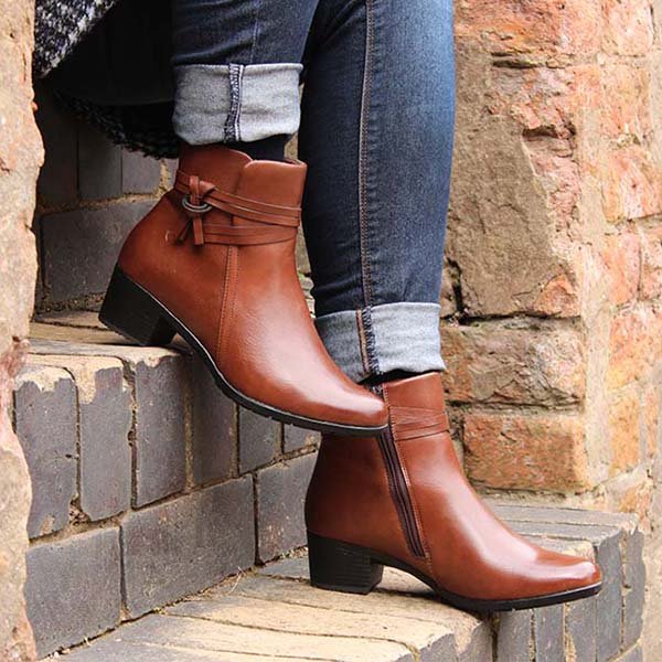 A versatile boot is always a must.  The Annie boot is just perfect for work or casual wear.

heavenlyfeet.co.uk/collections/an…

#newboots #dailyboots #winterboots #everydayisabootday #heavenlyfeet #heavenlyfeetofficial #memoryfoam #stylelovescomfort #veganfriendly