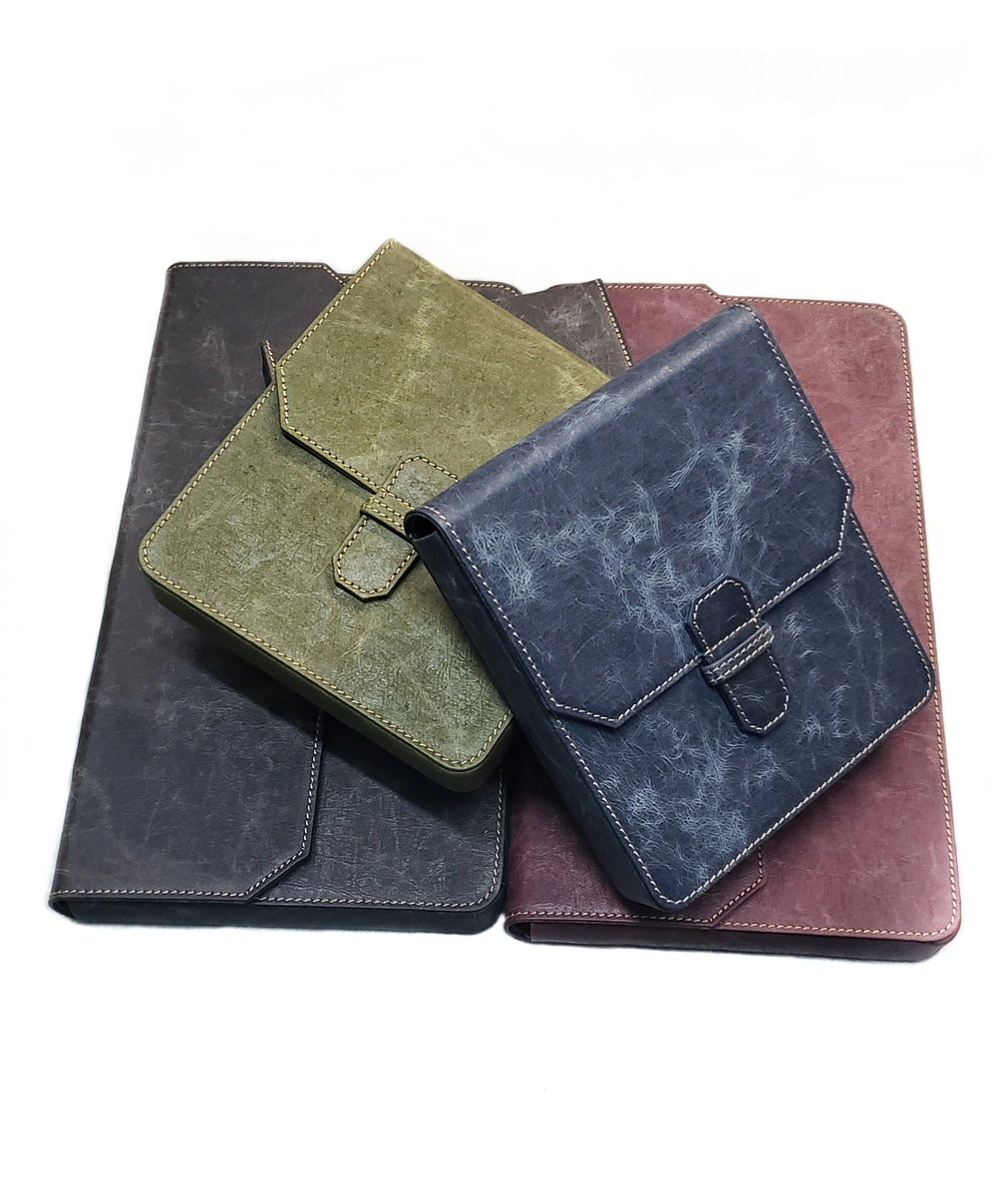 Now Introducing our New Penvelope Design! We have the NP3, NP6 and NP12 made in our new NWF (natural wood fiber) material. These are more efficiently designed to take up less space and have the durability of leather. Link below for more info: franklin-christoph.com/collections/fr…