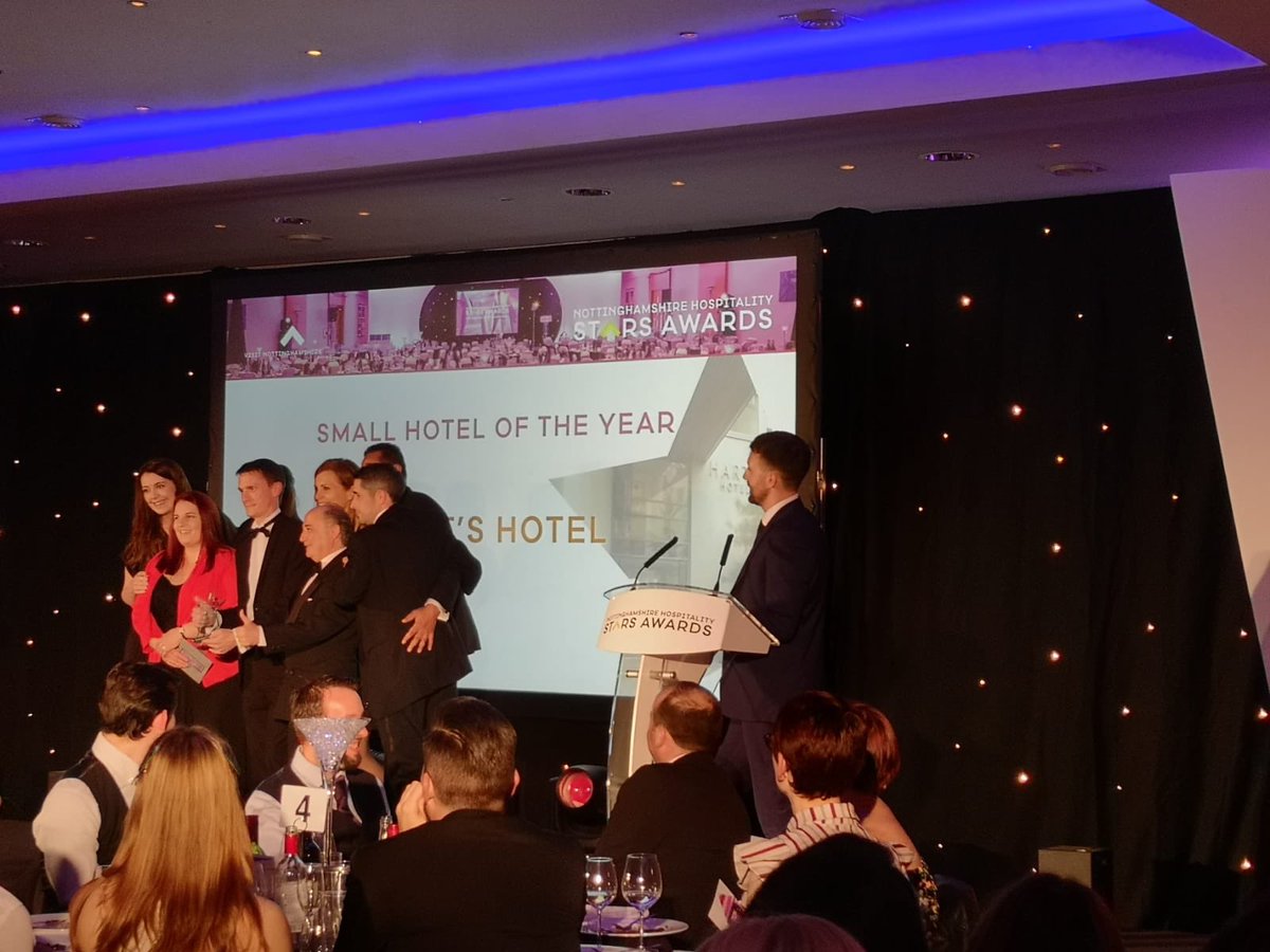 Huge congrats to @BridlewaysGH, winner of B&amp;B of the Year, and <a href="/HartsNottingham/">Hart's Hotel & Kitchen</a>, winner of Small Hotel of the Year in #NottinghamSTARS19! Well done to the finalists, <a href="/CCH_Hotel/">Cockliffe Country House</a> <a href="/mamasinn/">Mama's Inn</a> <a href="/KelhamHouse/">Kelham House Country Manor</a> and <a href="/LaceMarketHotel/">Lace Market Hotel</a>, and thanks to <a href="/Luisasveganchoc/">Luisa’s Vegan Chocolates</a> for presenting the award!