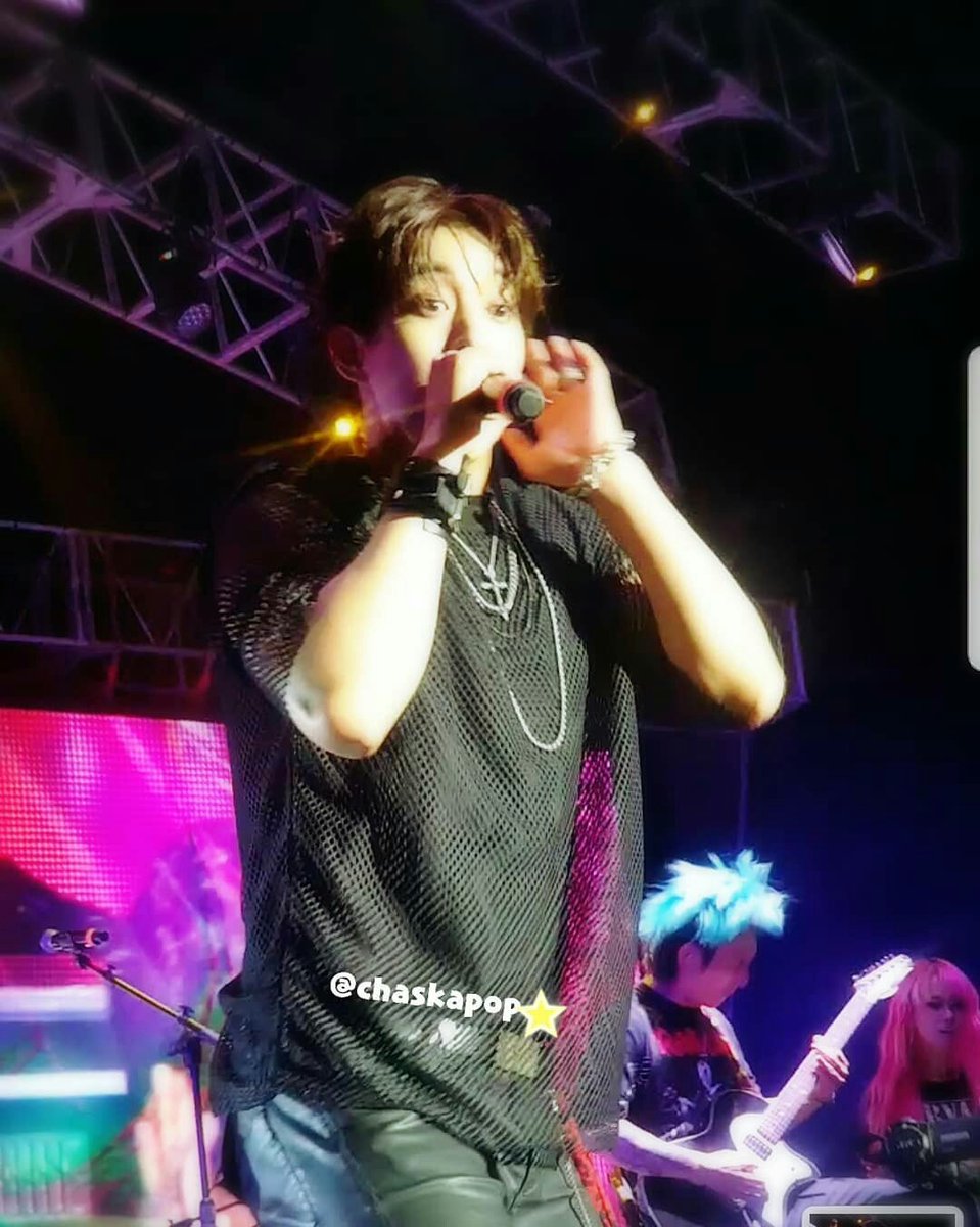 KHJHeneciaPeru's tweet photo. Y seguimos recordando #HENECIA 😍😍😍
Cuál fue tu canción favorita en el concierto❓

Cr. Pics @ChasKapop

💚👽💚👽💚

#HeneciaPeruOficial #KimHyunJoong #HeneciaLatin #KHJ #Bio_Rhythm #BioRhythmInPeru https://t.co/xTXjqsINVY