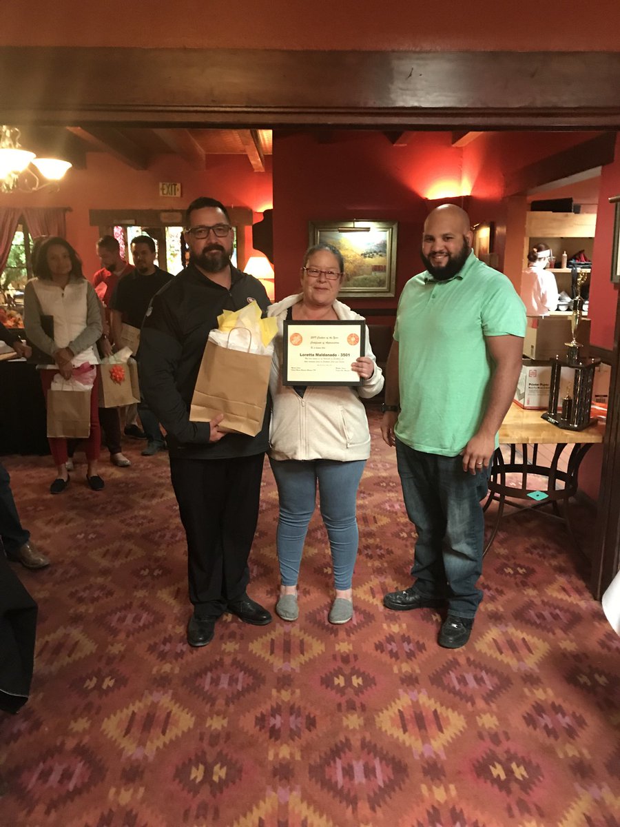 Outstanding job Loretta!!! For being our top performing cashier at store 3501.#d94rocks