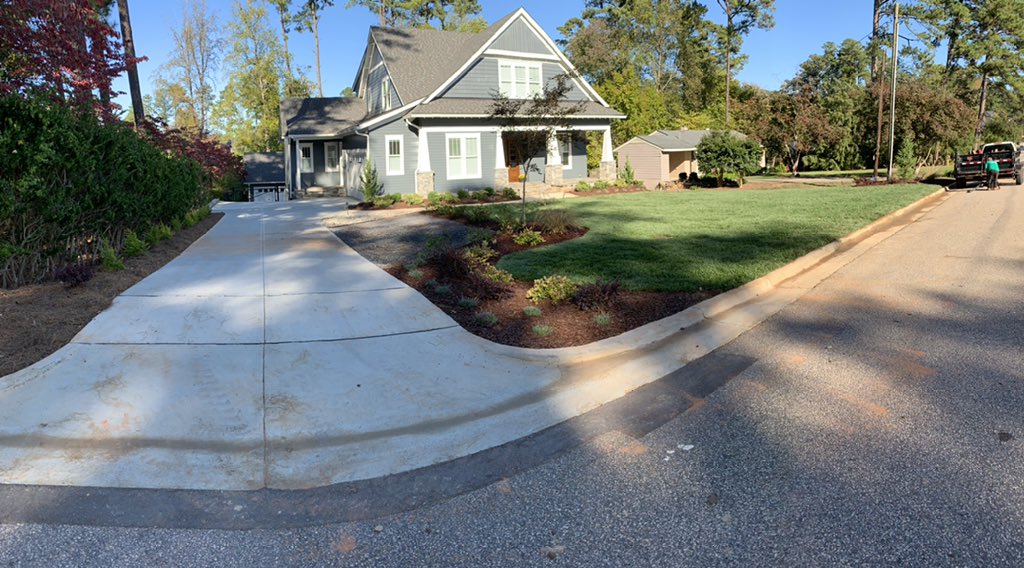 DJPericoNC's tweet photo. Algo de esta semana π·πΌββοΈ
Grading, plants, lighting, drip, irrigation, mulch, lighting, river stone & to top it off Sod π
#Landcaping #Hardscaping https://t.co/XjX5Rhj90t