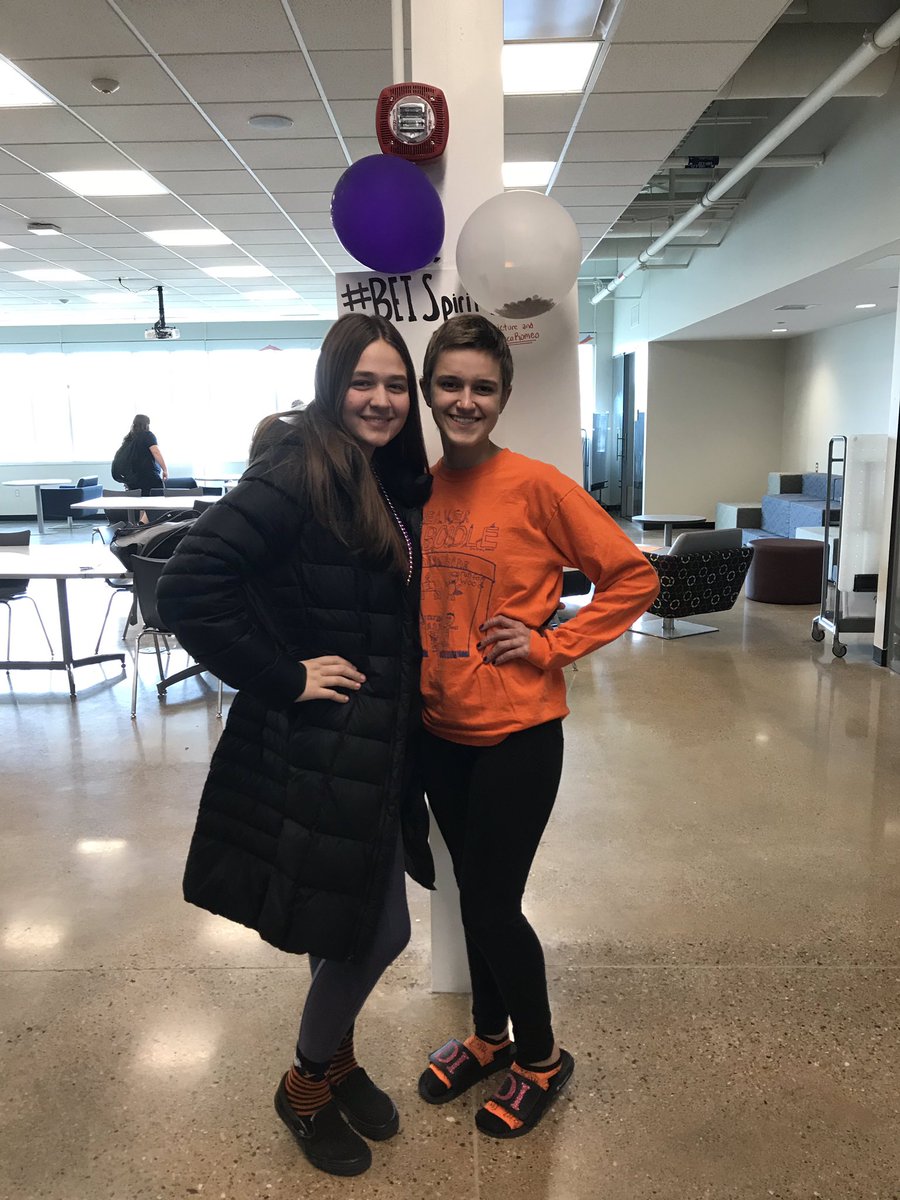 tmoconnor9's tweet photo. Class color day!๐#BEIspiritweek @StucoRomeo @ava_lemire13 https://t.co/GuwbgJYvLl