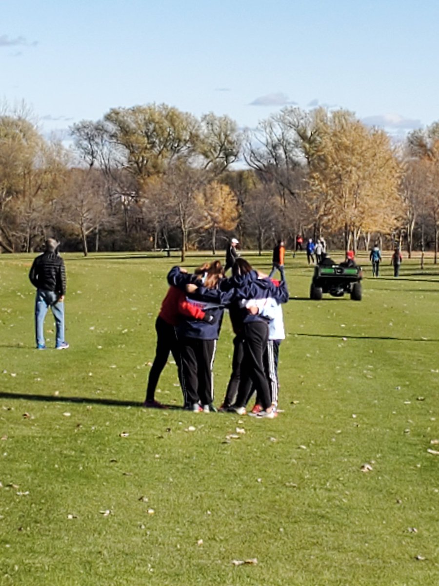 apollo_xc's tweet photo. Apollo girls are the first race of the day! Good luck girls! Run with heart! #Sections #ApolloCC https://t.co/VzOaTc41bC